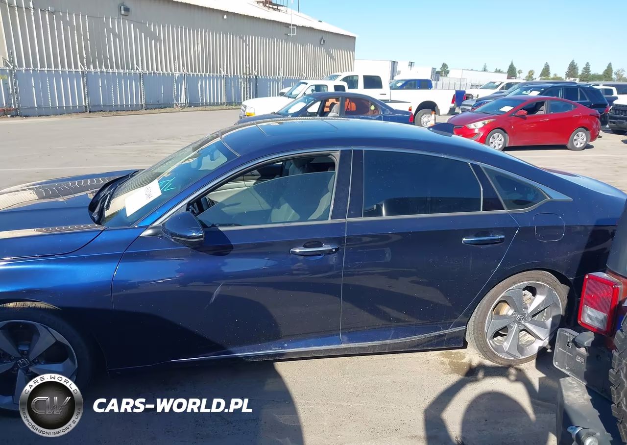 2018 Honda Accord Touring VIN:1HGCV1F96JA015285 - 14