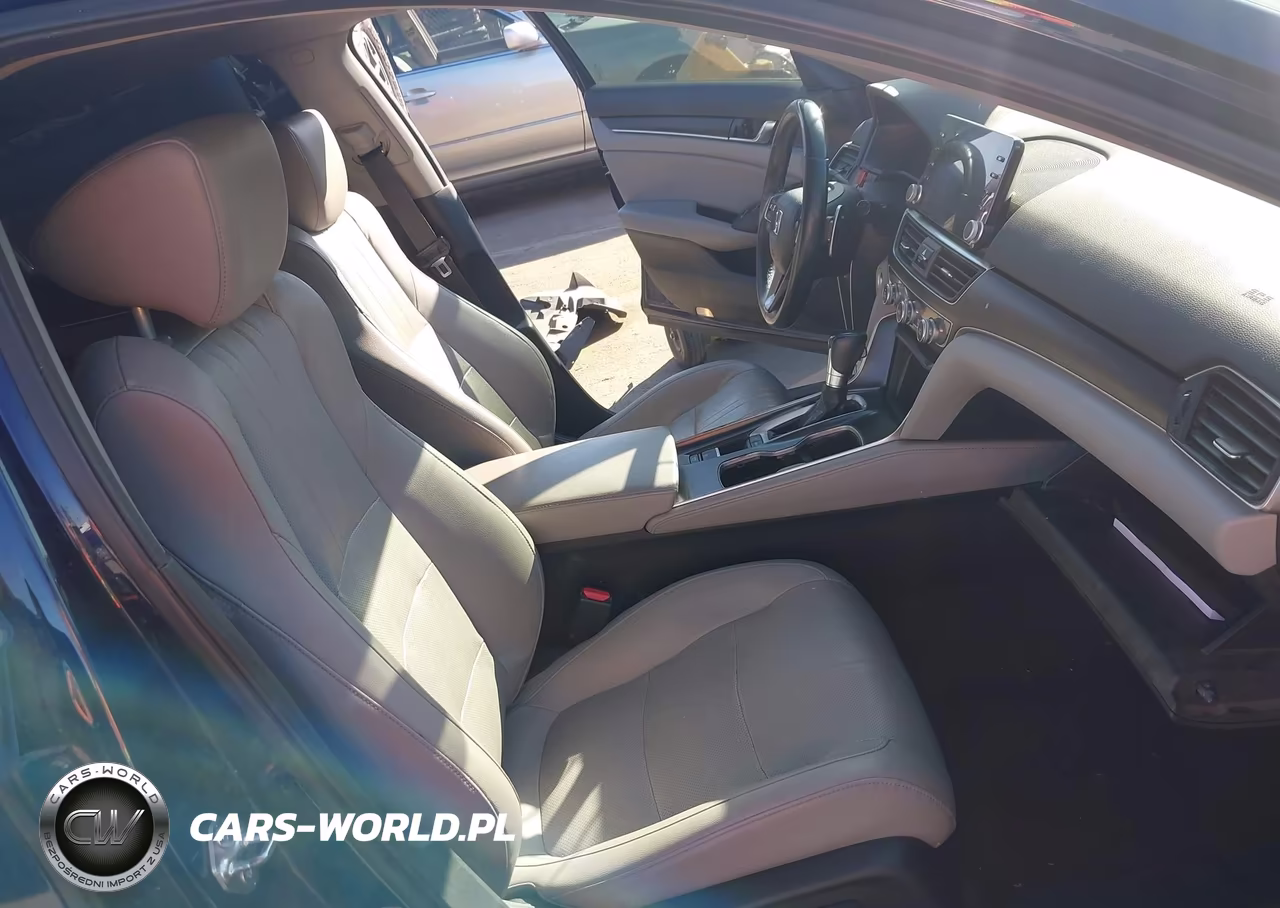 2018 Honda Accord Touring VIN:1HGCV1F96JA015285 - 5