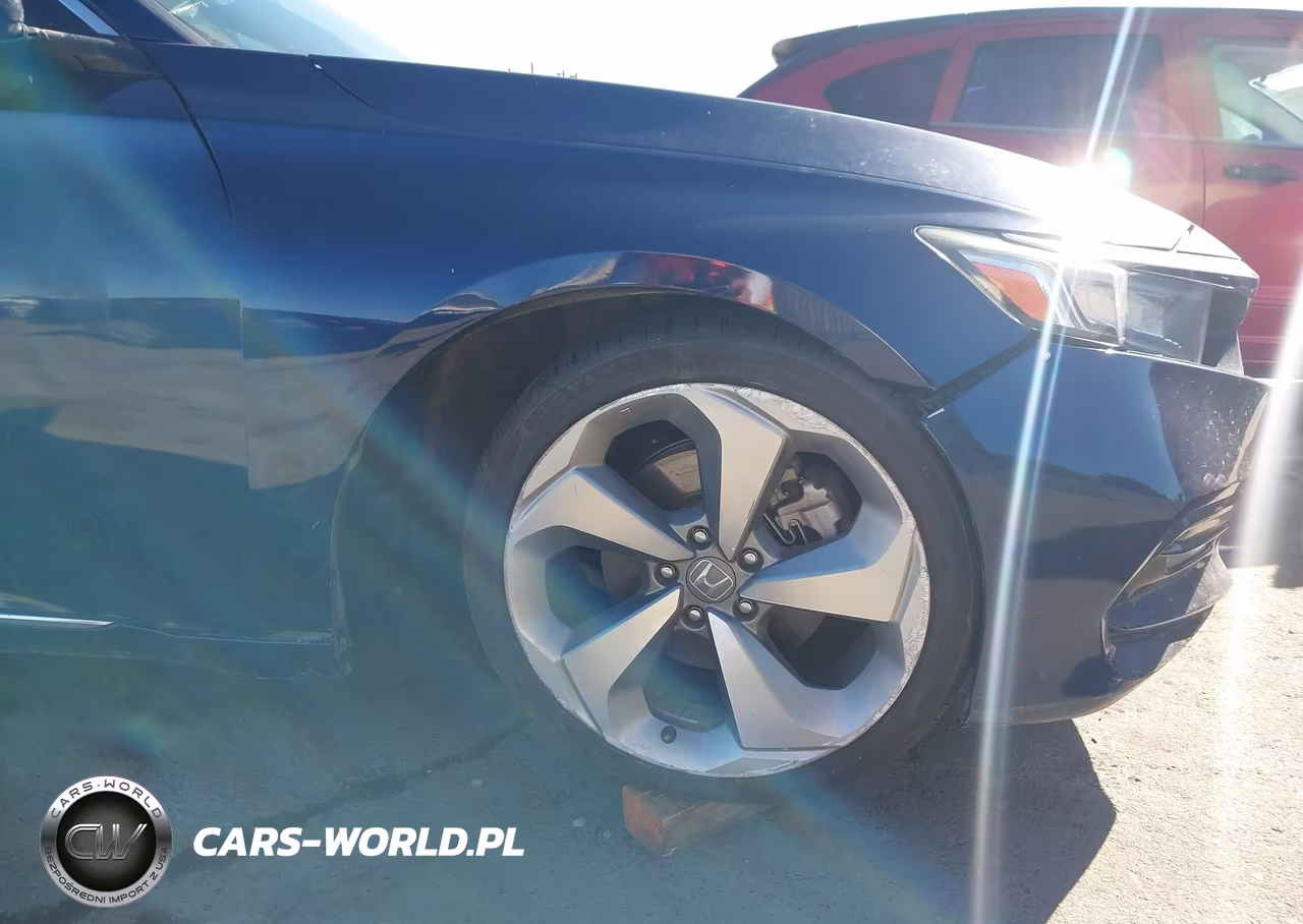 2018 Honda Accord Touring VIN:1HGCV1F96JA015285 - 6
