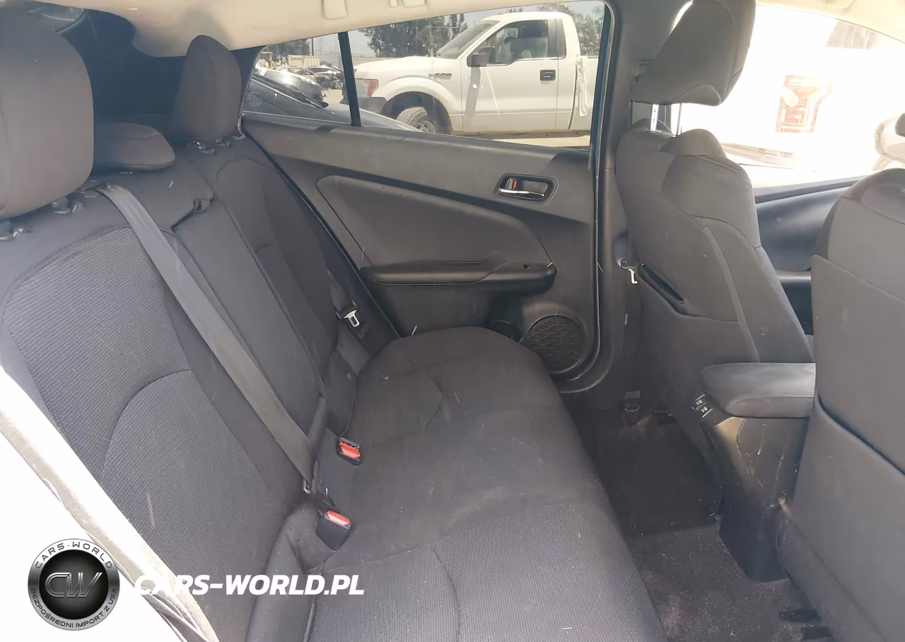2019 Toyota Prius Le VIN:JTDKARFU9K3085720 - 8