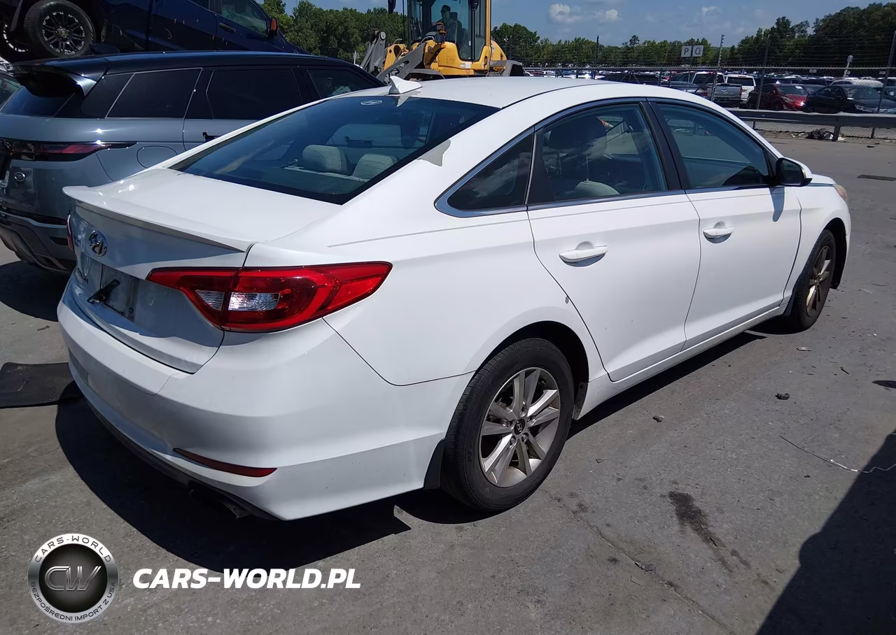 2015 Hyundai Sonata Se VIN:5NPE24AF6FH075307 - 4