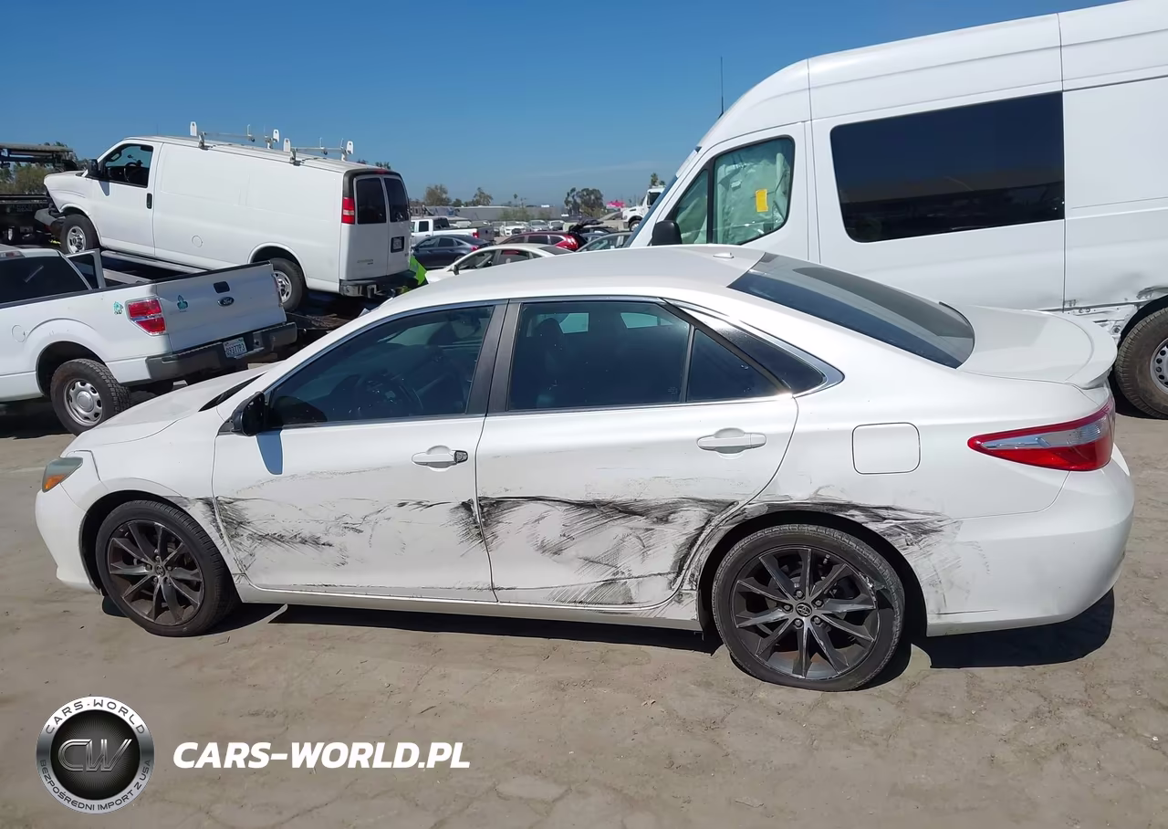 2016 Toyota Camry Xse VIN:4T1BF1FK5GU117495 - 14