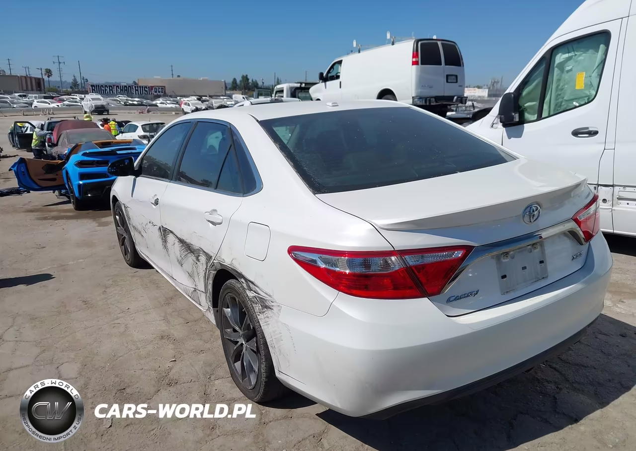 2016 Toyota Camry Xse VIN:4T1BF1FK5GU117495 - 3