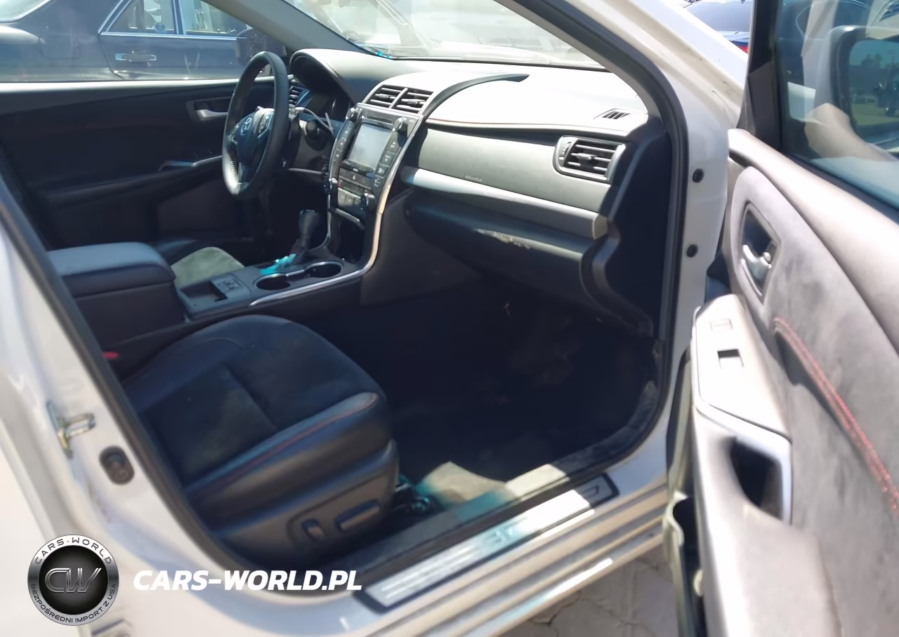 2016 Toyota Camry Xse VIN:4T1BF1FK5GU117495 - 5