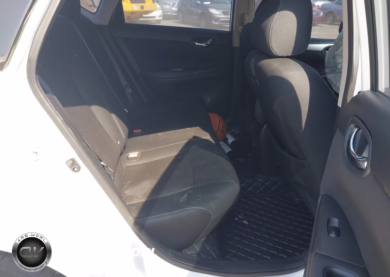 2019 Nissan Sentra S VIN:3N1AB7AP4KY264630 - 8