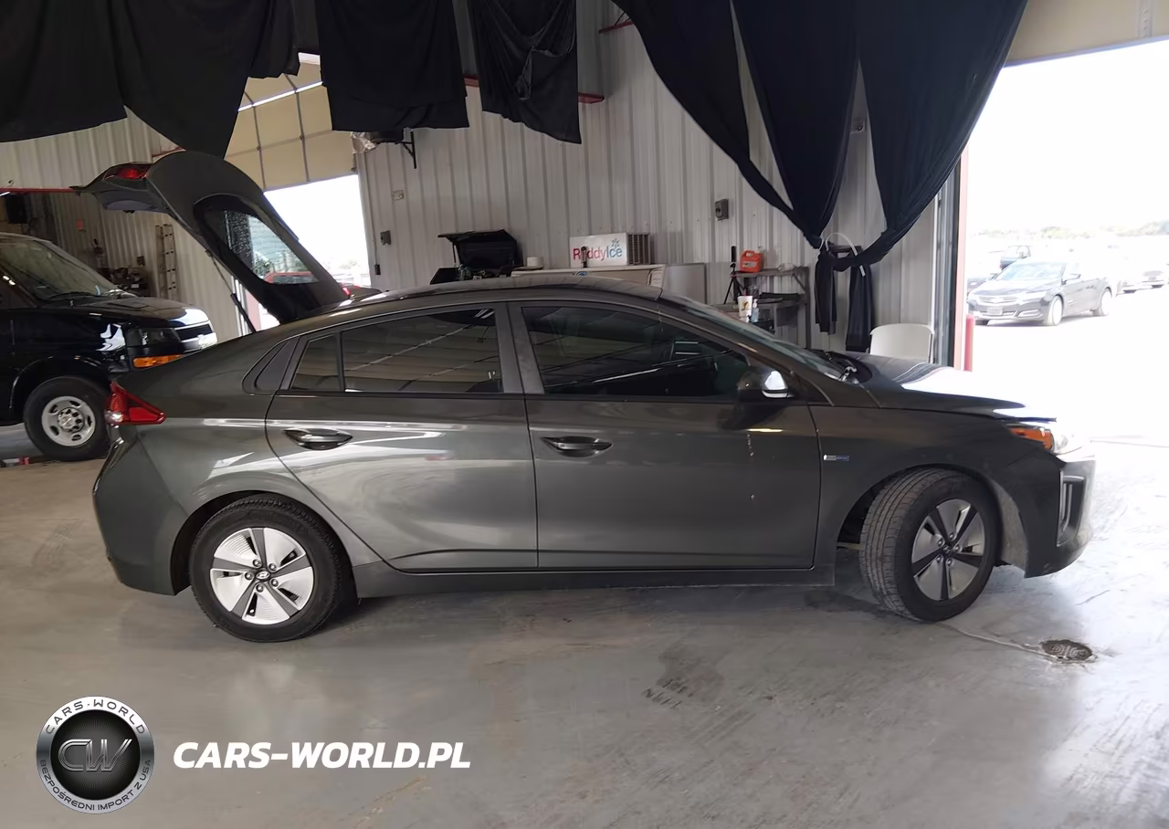 2020 Hyundai Ioniq Hybrid Blue VIN:KMHC65LC9LU220485 - 13