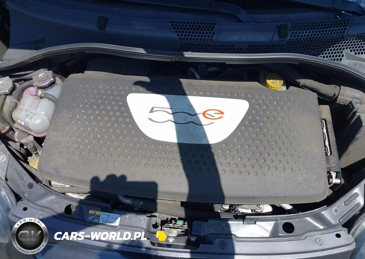 2016 Fiat 500E Battery Electric VIN:3C3CFFGE6GT121973 - 10