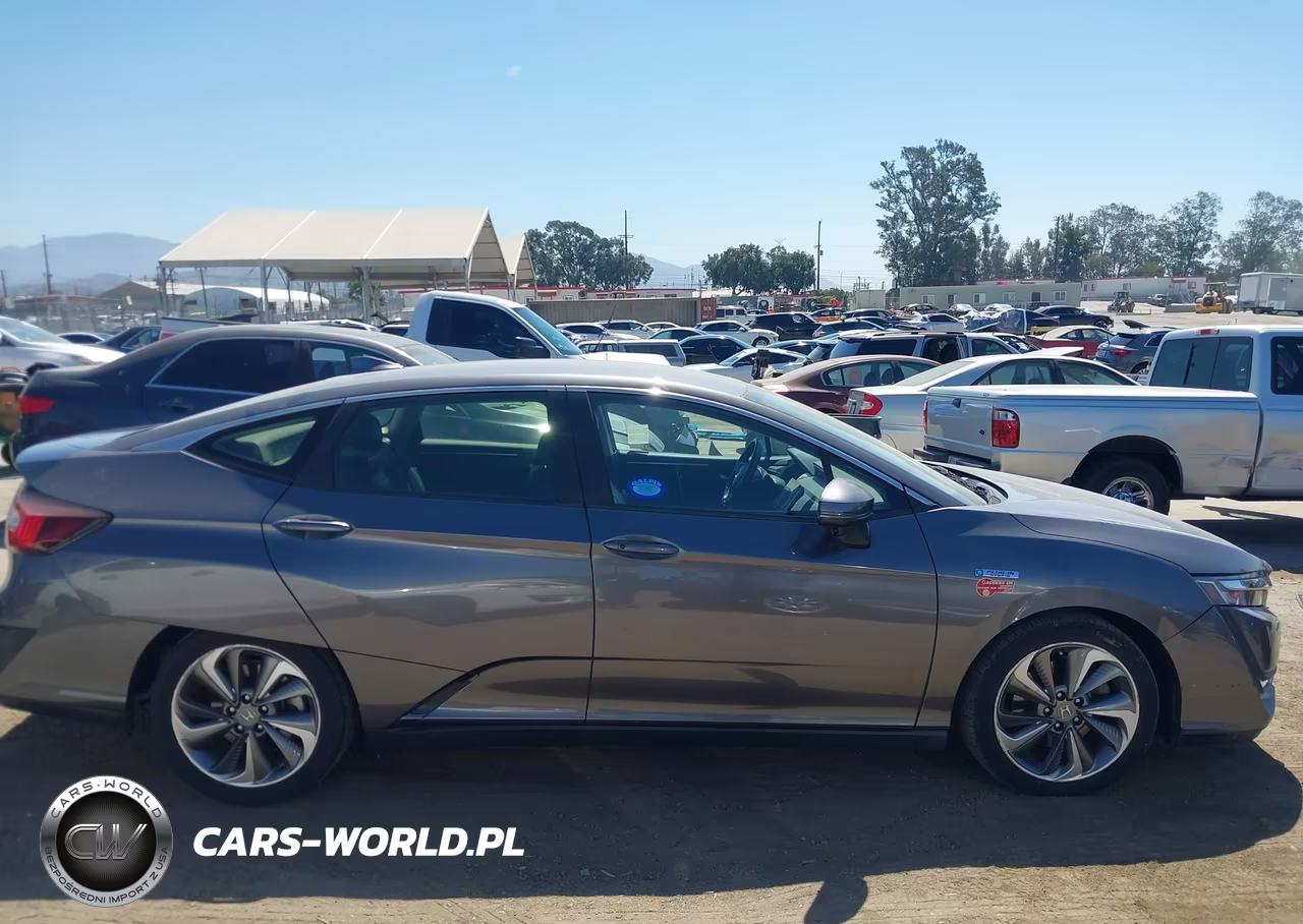 2018 Honda Clarity Plug-In Hybrid Touring VIN:JHMZC5F33JC004930 - 13