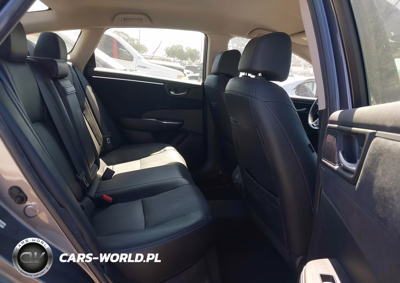 2018 Honda Clarity Plug-In Hybrid Touring VIN:JHMZC5F33JC004930 - 8