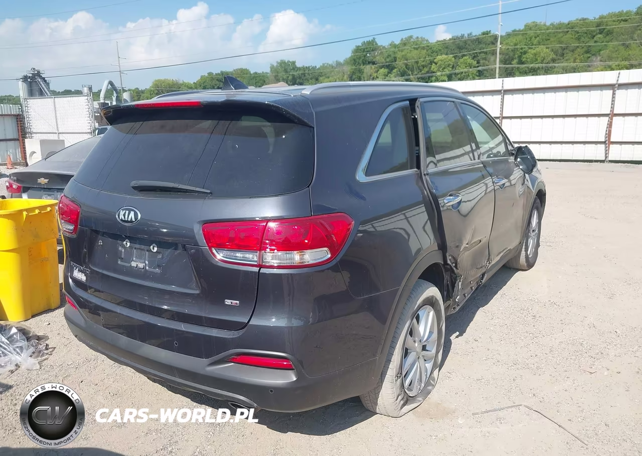 2018 Kia Sorento 2.4L Lx VIN:5XYPG4A32JG368024 - 4