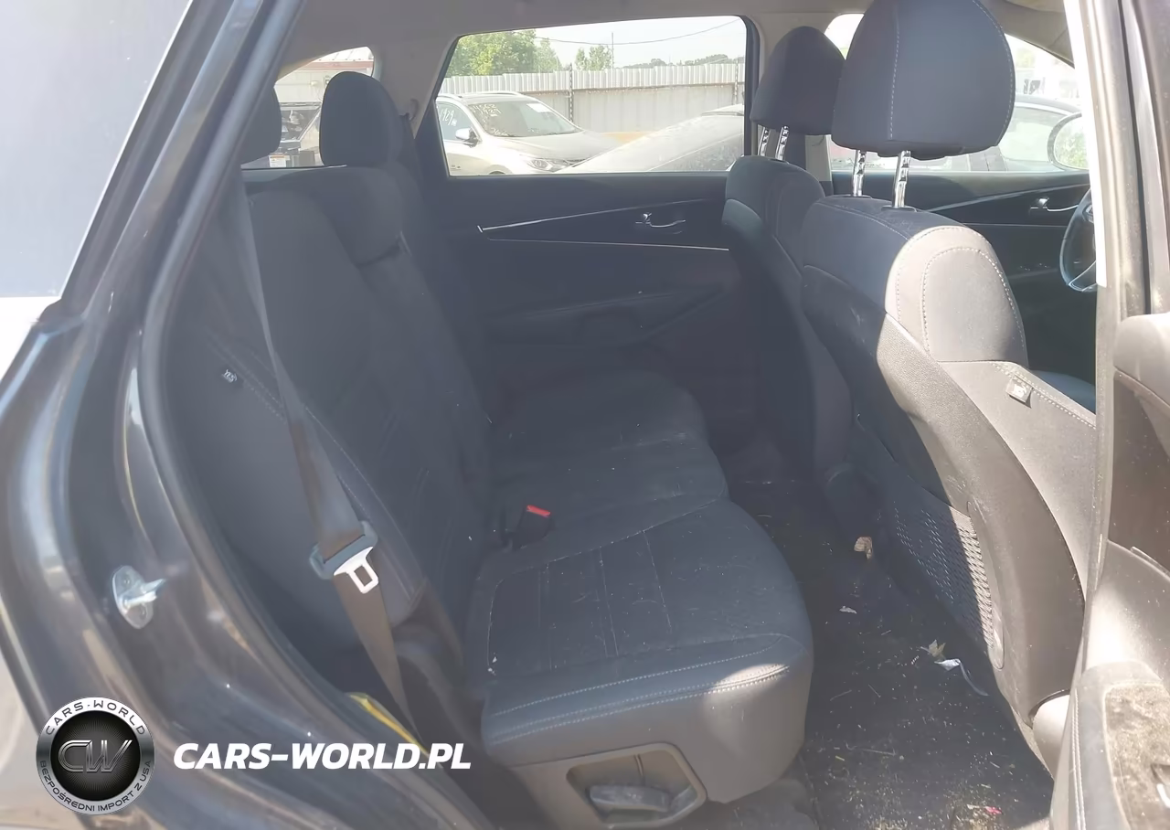 2018 Kia Sorento 2.4L Lx VIN:5XYPG4A32JG368024 - 8