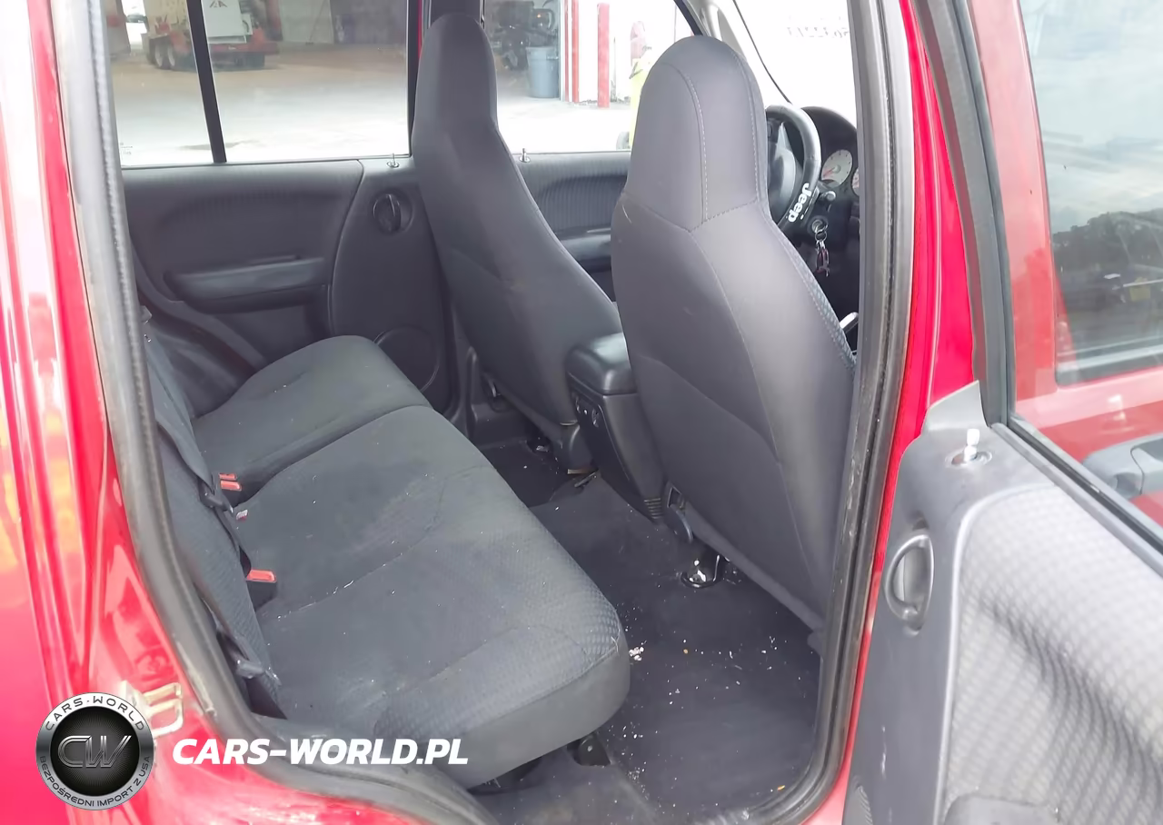 2002 Jeep Liberty Sport VIN:1J4GL48KX2W243036 - 8