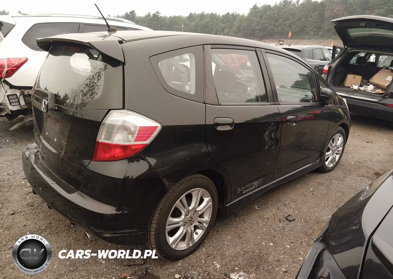 2010 Honda Fit Sport VIN:JHMGE8H48AC005113 - 4