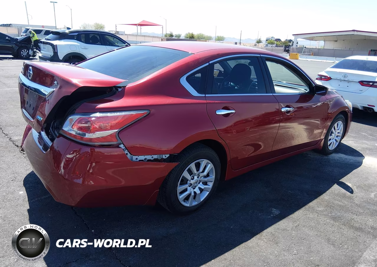 2014 Nissan Altima 2.5 S VIN:1N4AL3AP7EN210667 - 4