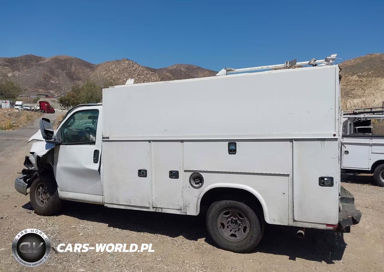 2017 Chevrolet Express Cutaway Work Van VIN:1GB0GRFG0H1154416 - 17