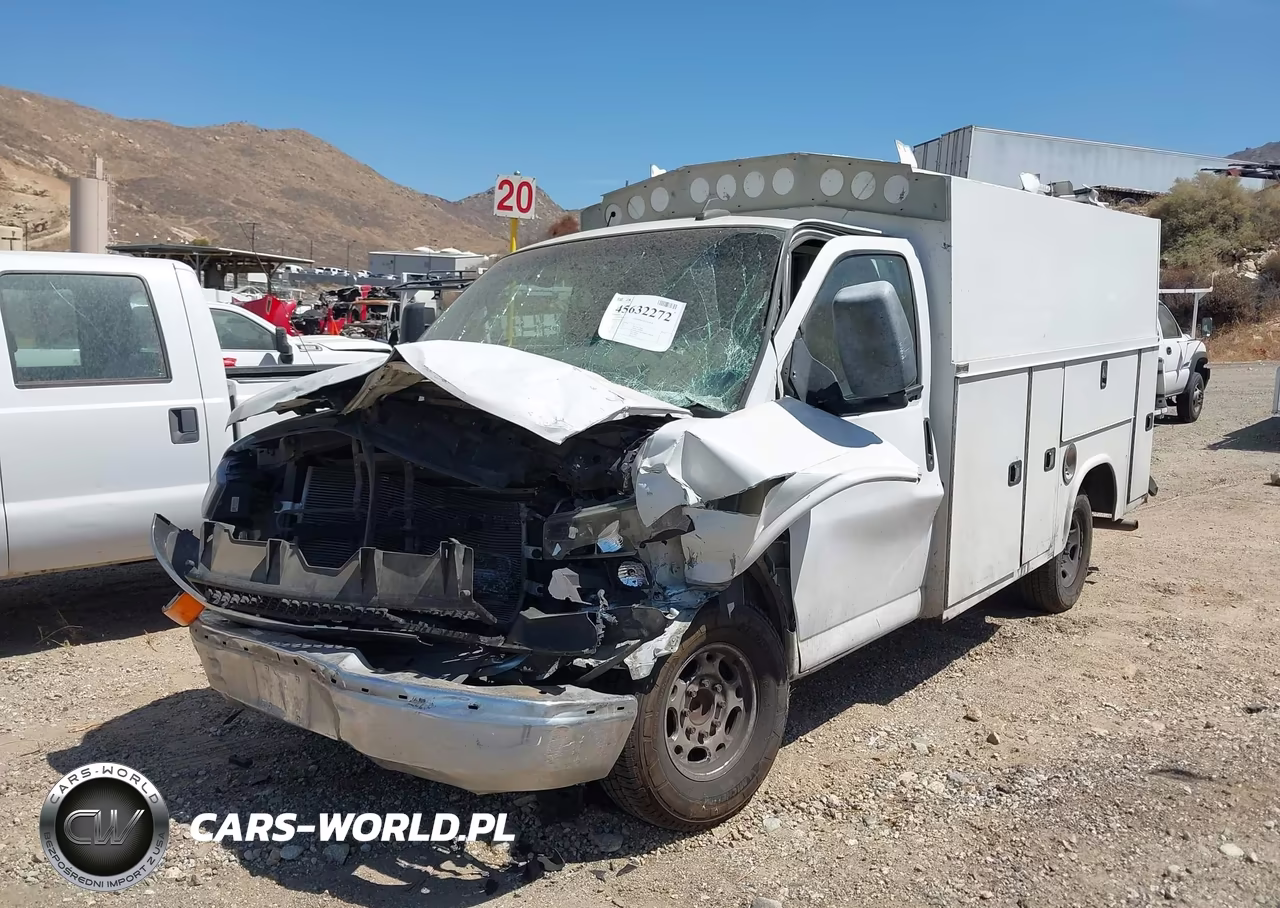 2017 Chevrolet Express Cutaway Work Van VIN:1GB0GRFG0H1154416 - 2