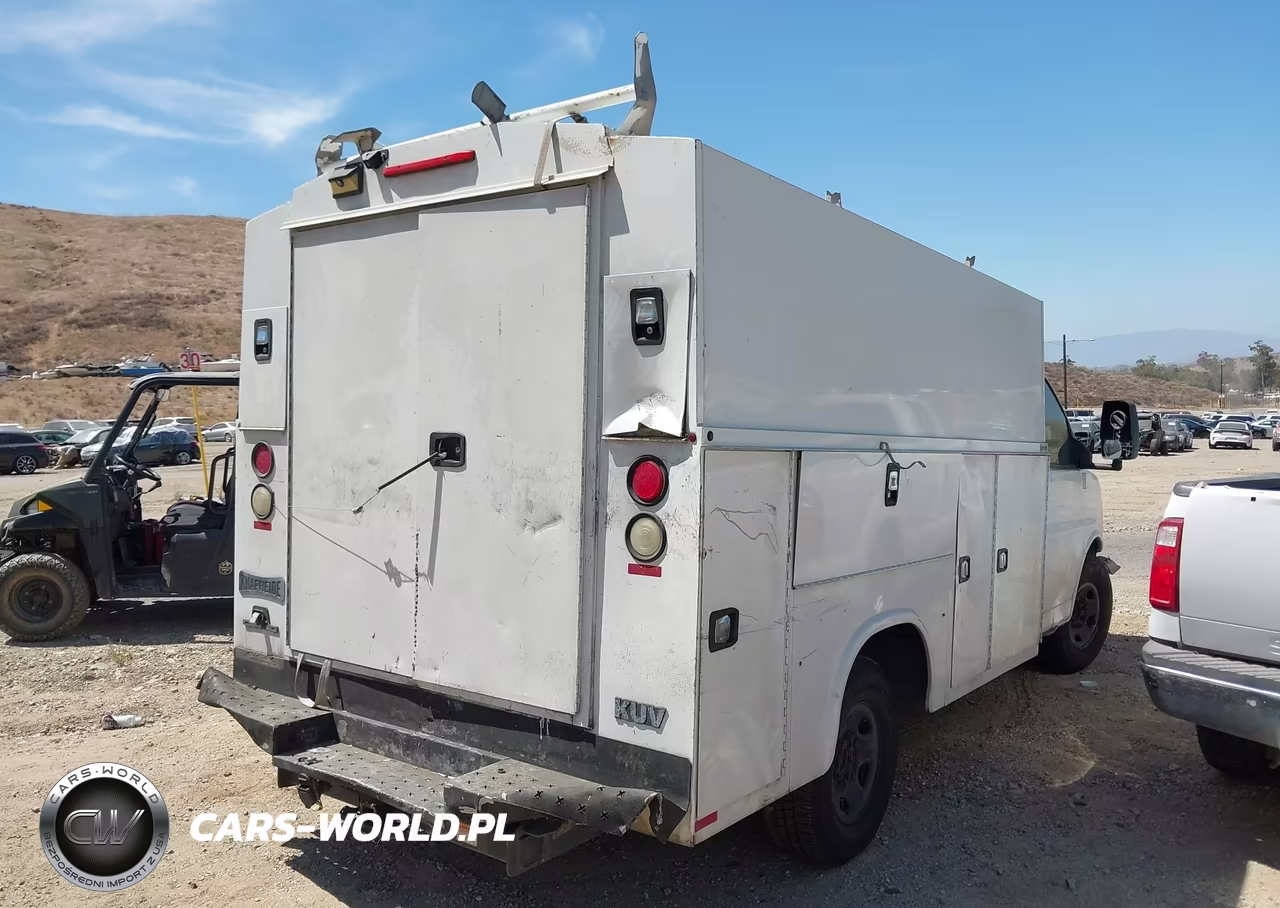 2017 Chevrolet Express Cutaway Work Van VIN:1GB0GRFG0H1154416 - 4