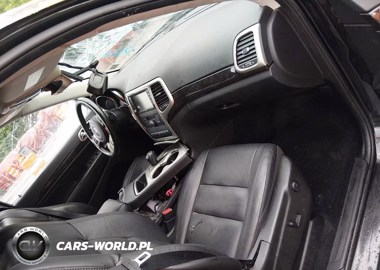2013 Jeep Grand Cherokee Laredo VIN:1C4RJFAG3DC631008 - 5