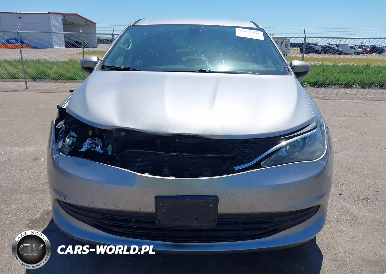 2017 Chrysler Pacifica Touring VIN:2C4RC1DG2HR501405 - 13
