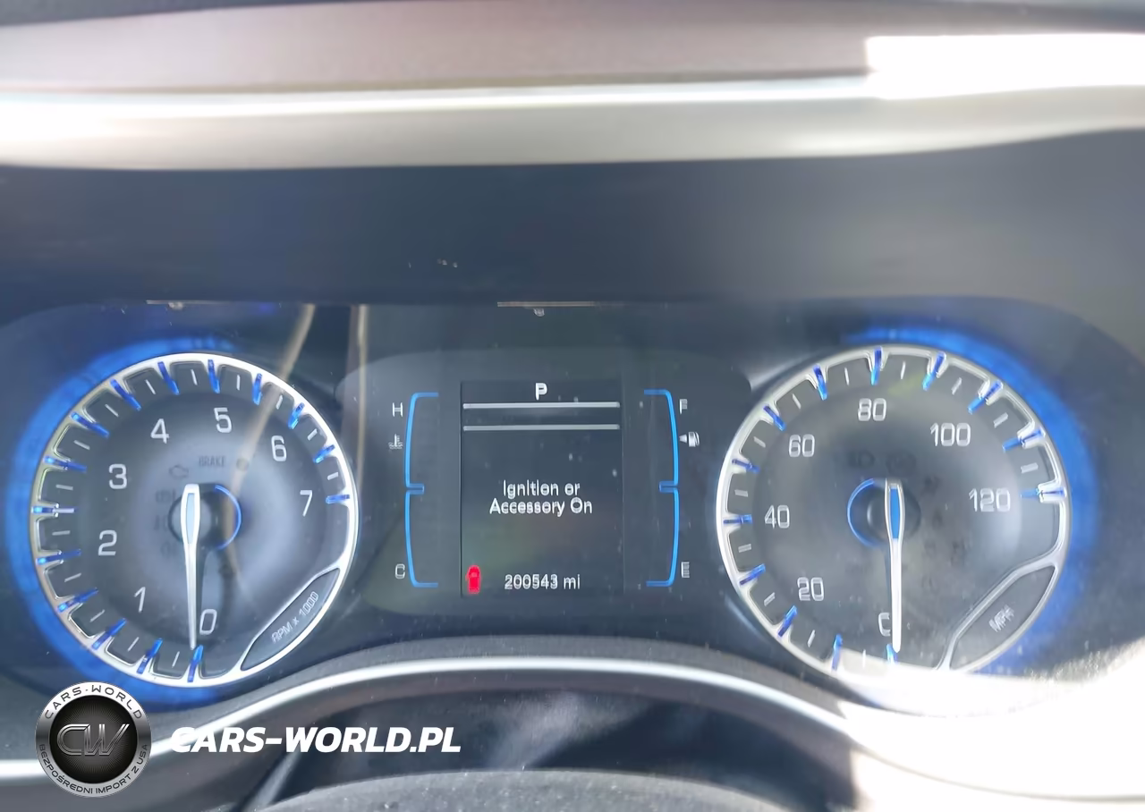 2017 Chrysler Pacifica Touring VIN:2C4RC1DG2HR501405 - 7