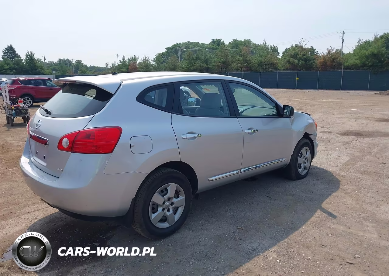 2013 Nissan Rogue S VIN:JN8AS5MVXDW660880 - 4