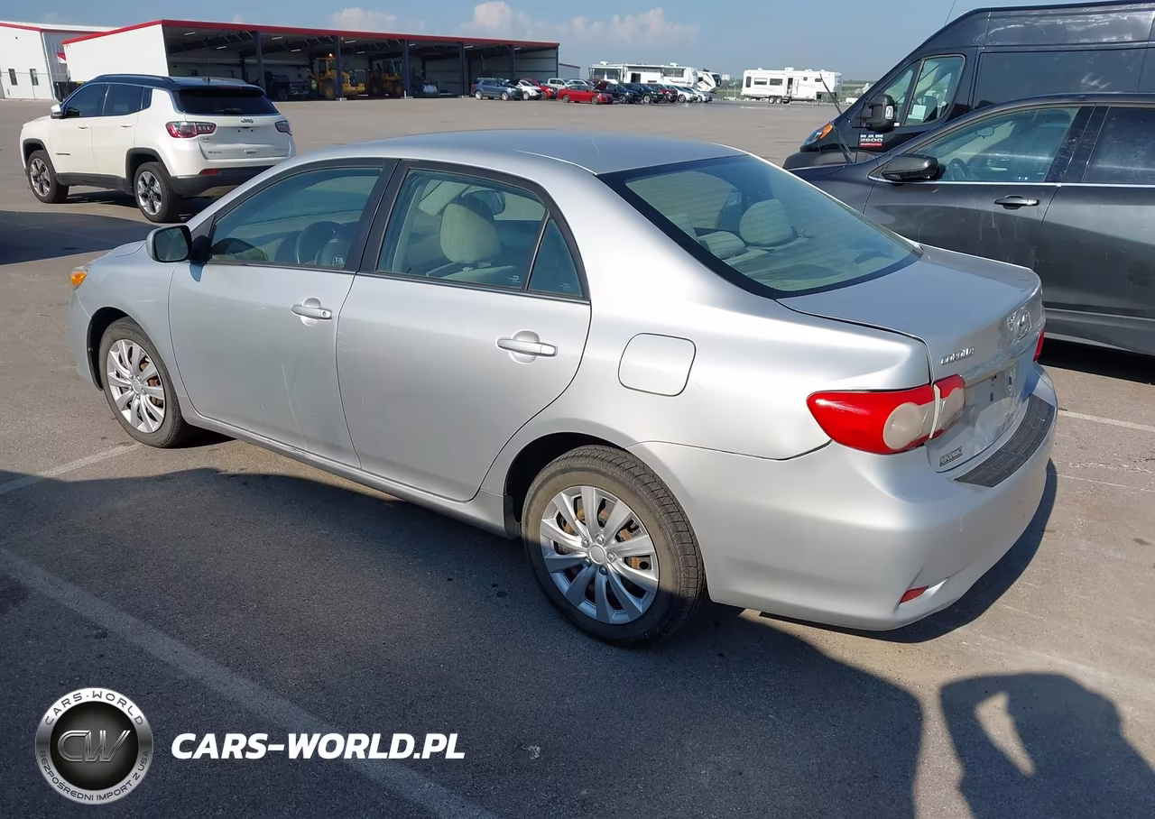 2013 Toyota Corolla Le VIN:5YFBU4EE4DP075272 - 3