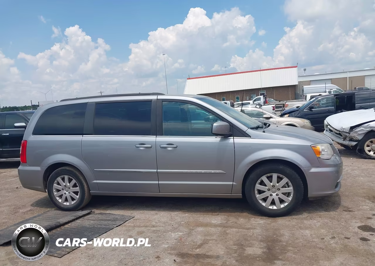 2016 Chrysler Town & Country Touring VIN:2C4RC1BG4GR296087 - 13