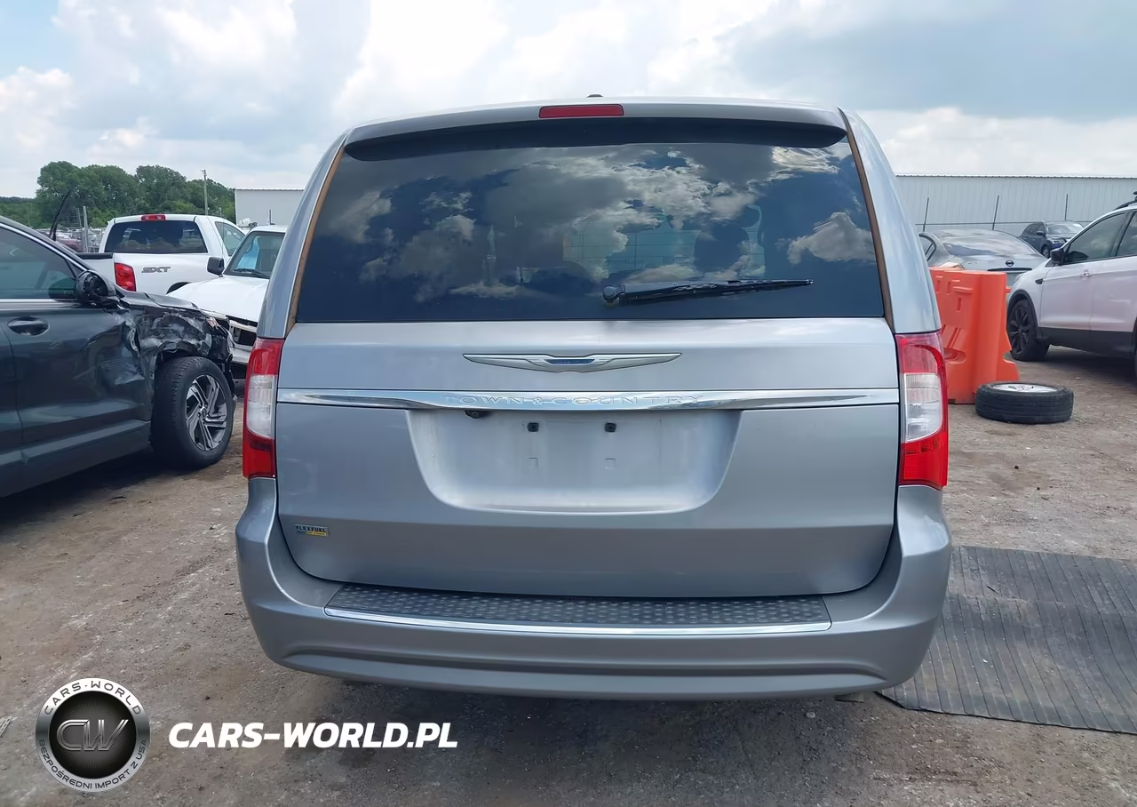 2016 Chrysler Town & Country Touring VIN:2C4RC1BG4GR296087 - 16