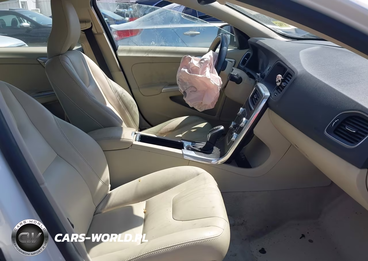 2015 Volvo S60 T5 Premier VIN:YV1612TKXF1356596 - 5