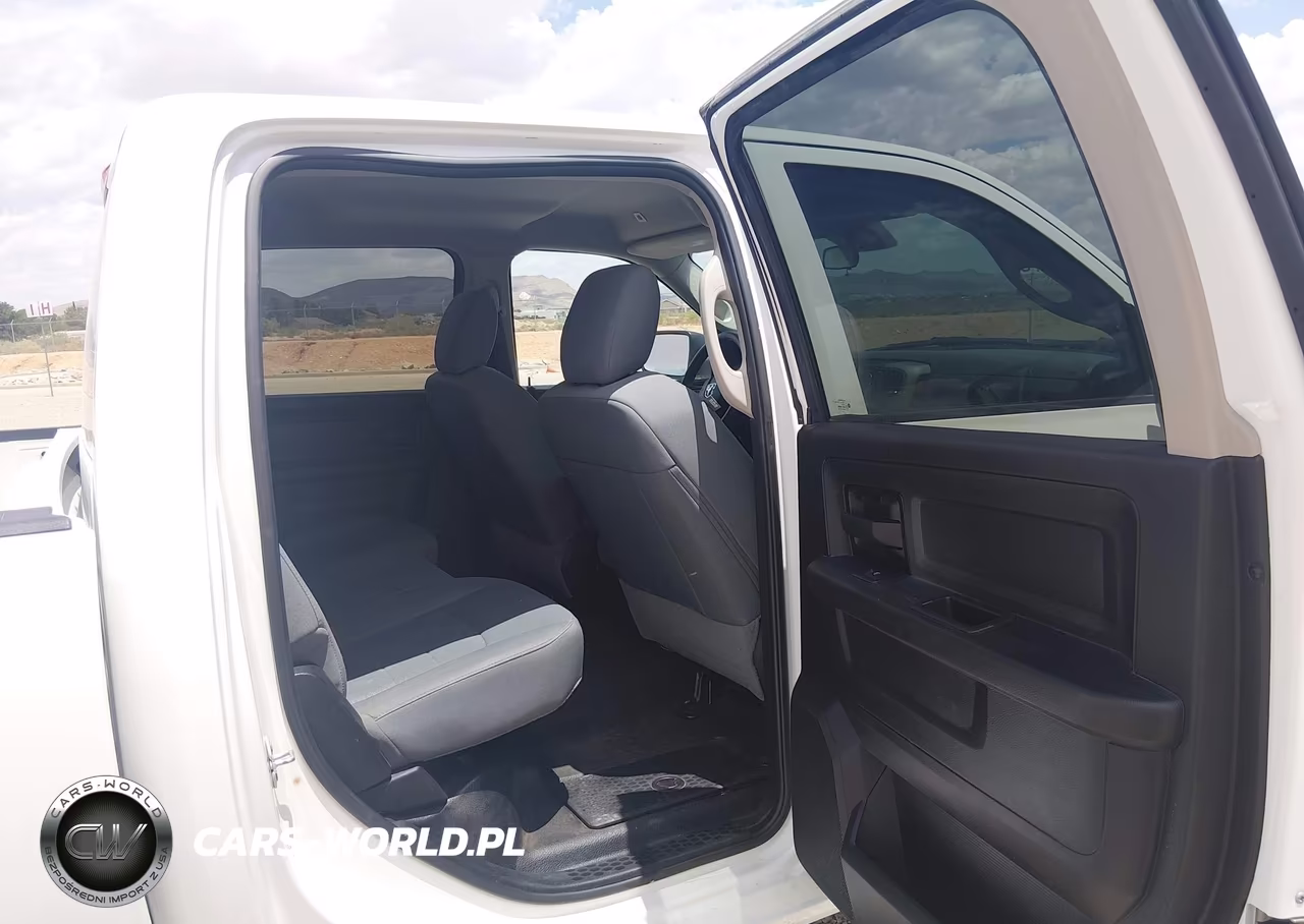 2018 Ram 2500 VIN:3C6TR4HT4JG361678 - 8