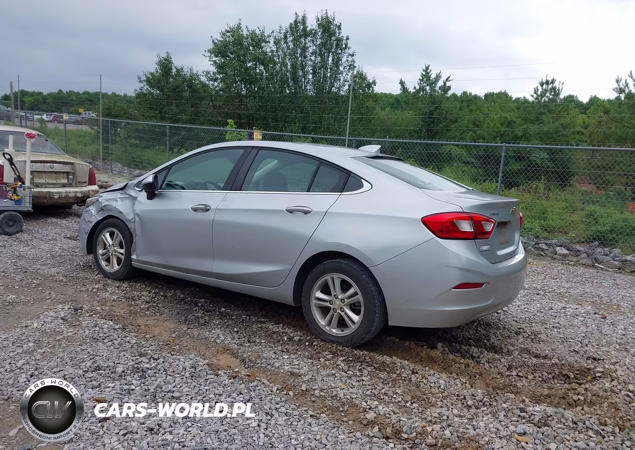 2018 Chevrolet Cruze Lt Auto VIN:1G1BE5SM7J7221507 - 3