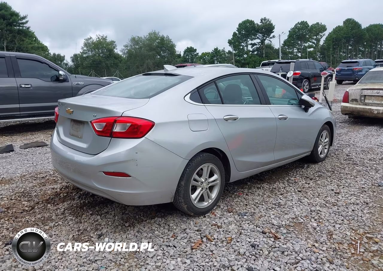2018 Chevrolet Cruze Lt Auto VIN:1G1BE5SM7J7221507 - 4