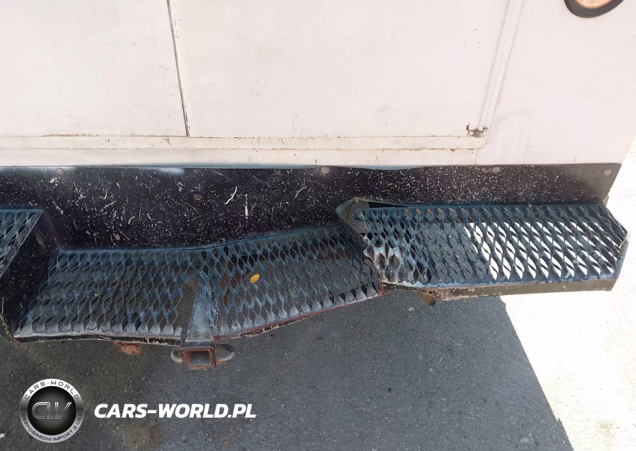 2002 GMC Savana Cutaway Standard VIN:1GDHG31R821195321 - 11