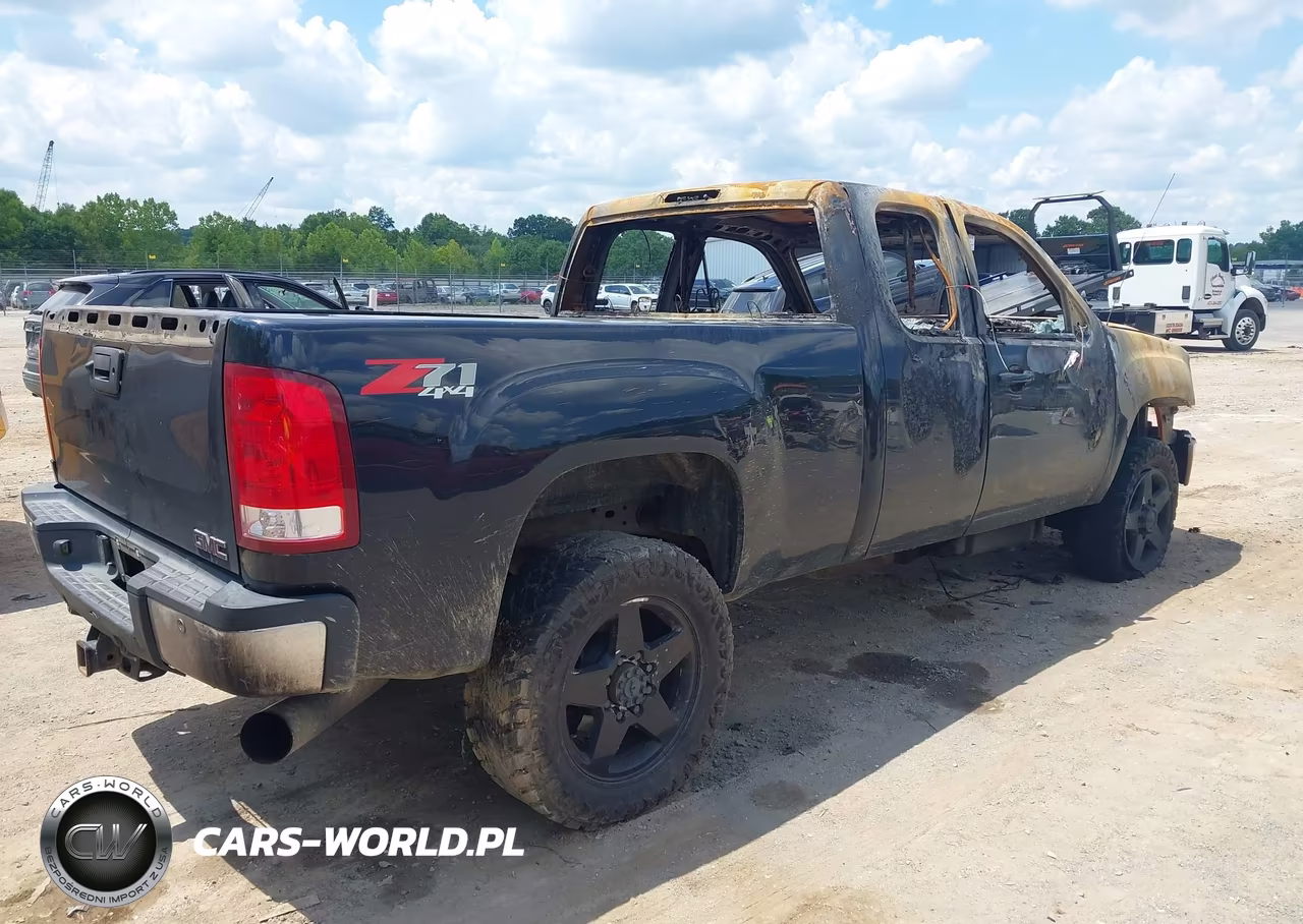 2011 GMC Sierra 2500Hd Slt VIN:1GT221C87BZ313636 - 4
