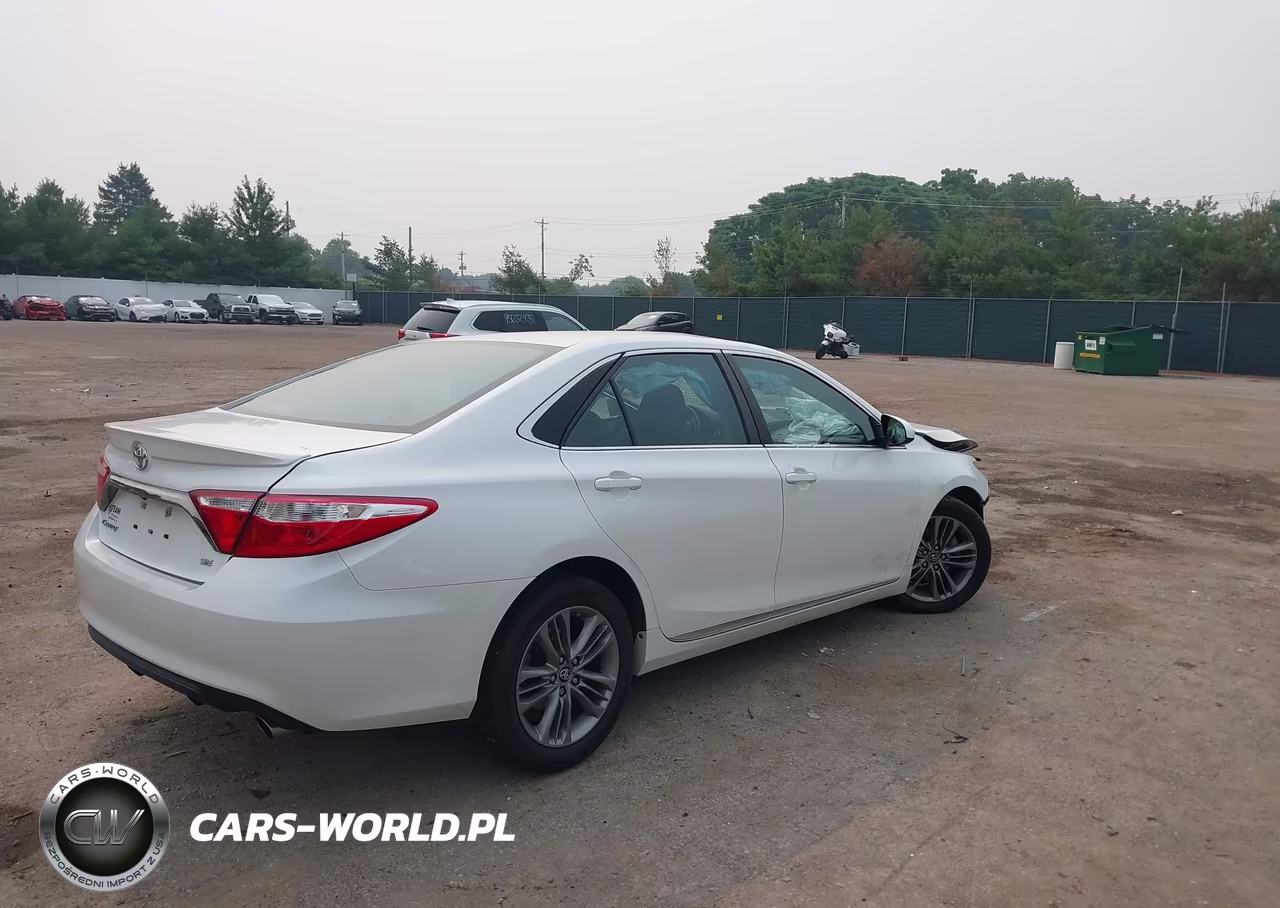 2017 Toyota Camry Se VIN:4T1BF1FKXHU387095 - 4