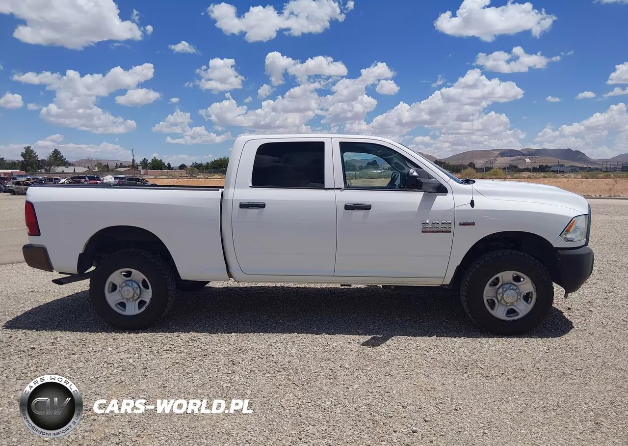 2018 Ram 3500 Tradesman 4X4 6'4 Box VIN:3C63R3CT2JG412581 - 13