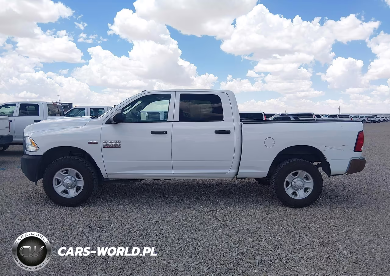 2018 Ram 3500 Tradesman 4X4 6'4 Box VIN:3C63R3CT2JG412581 - 14