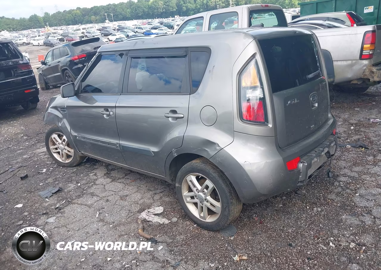 2011 Kia Soul + VIN:KNDJT2A24B7234028 - 3