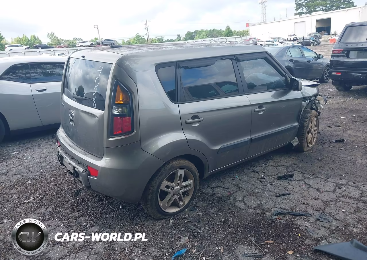 2011 Kia Soul + VIN:KNDJT2A24B7234028 - 4