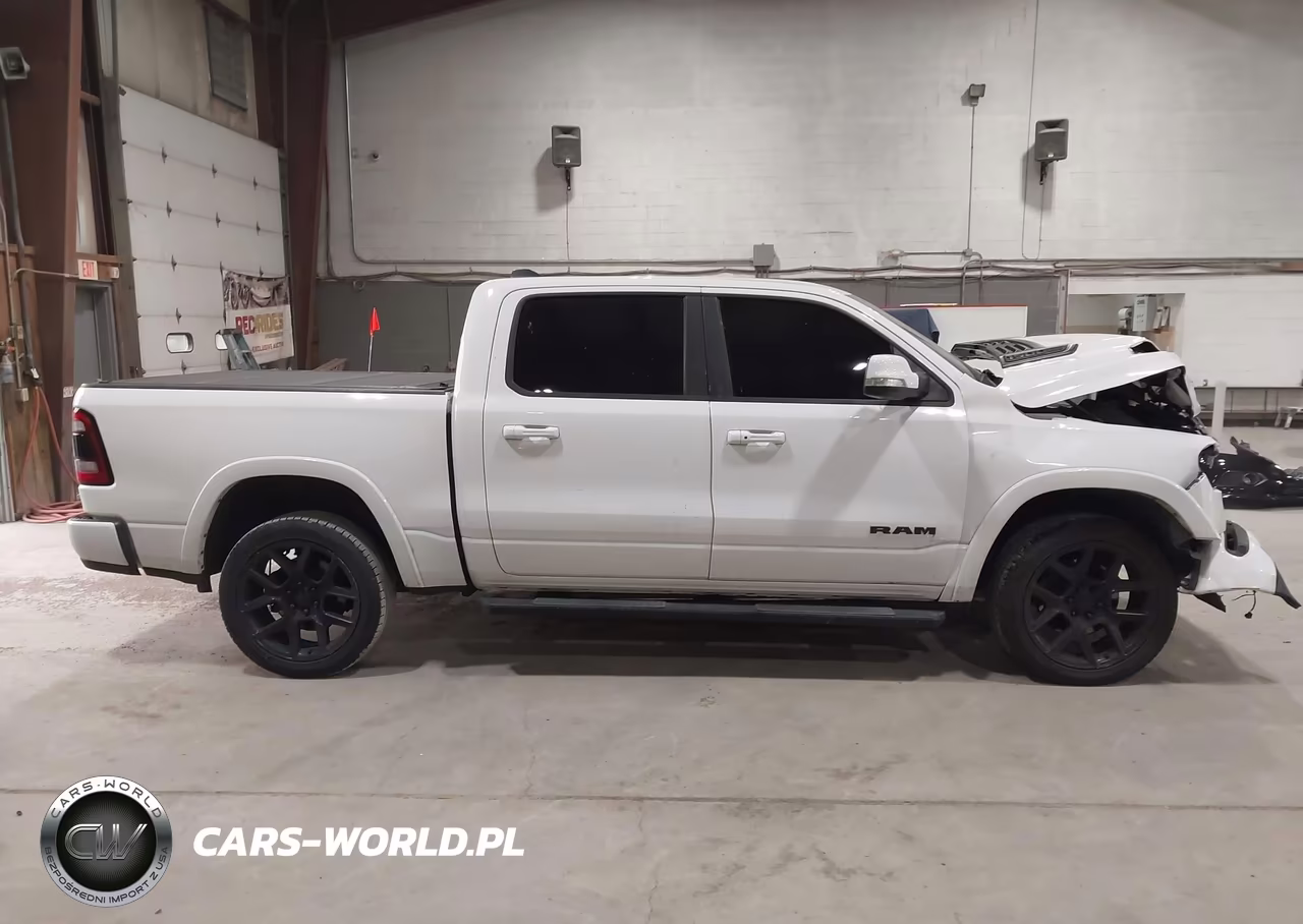 2020 Ram 1500 Laramie 4X4 5'7 Box VIN:1C6SRFJTXLN237233 - 13