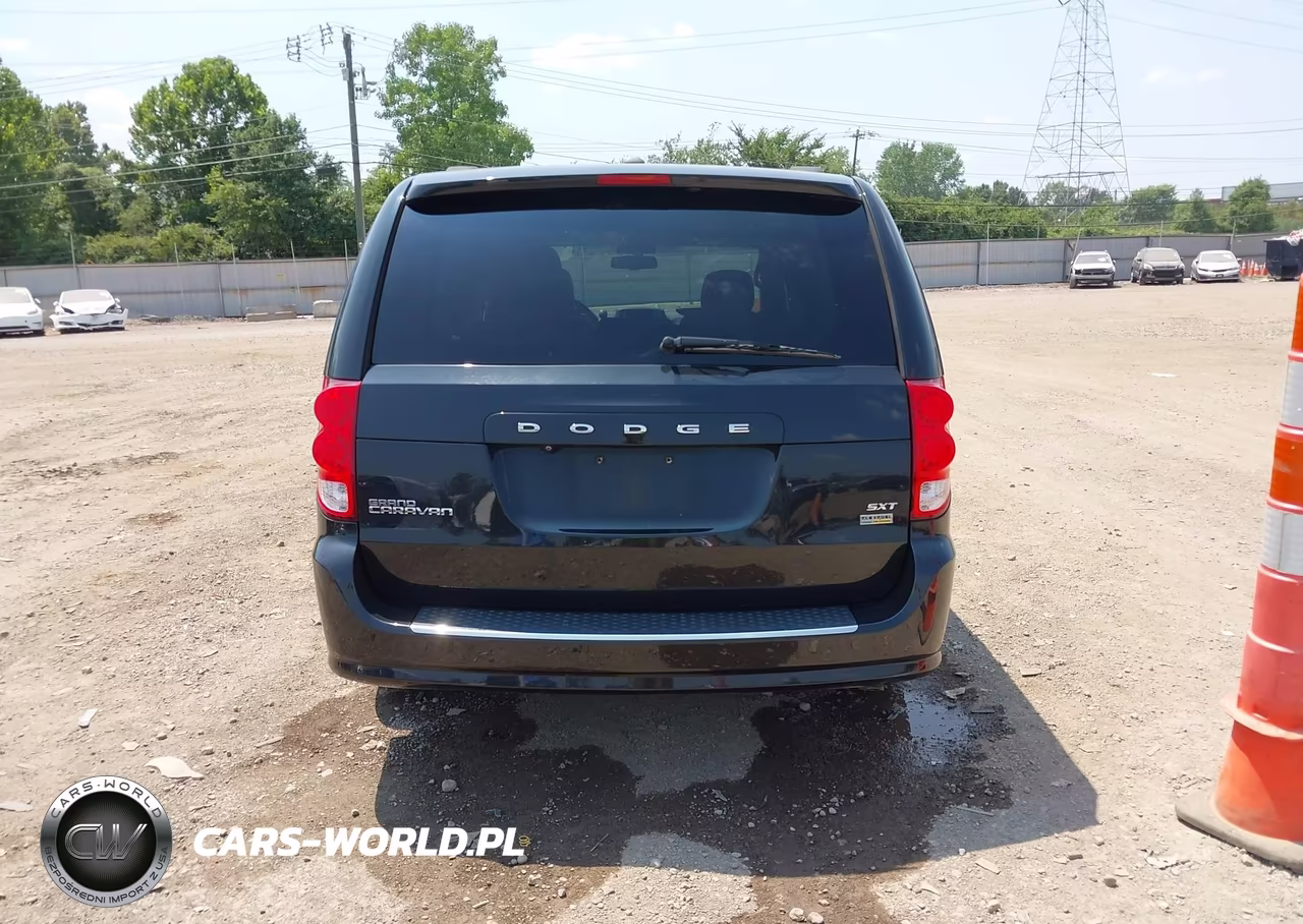 2018 Dodge Grand Caravan Sxt VIN:2C4RDGCG9JR264368 - 16