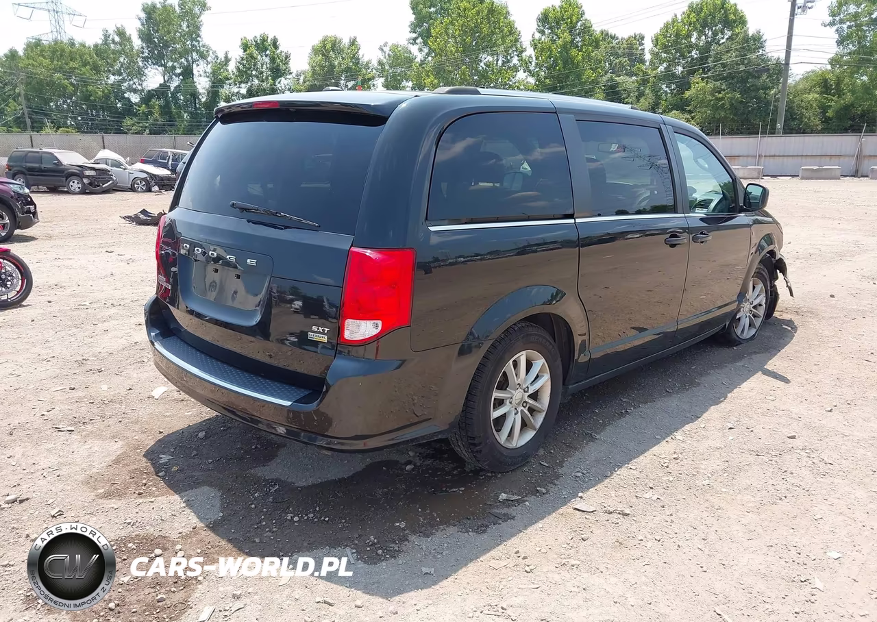 2018 Dodge Grand Caravan Sxt VIN:2C4RDGCG9JR264368 - 4