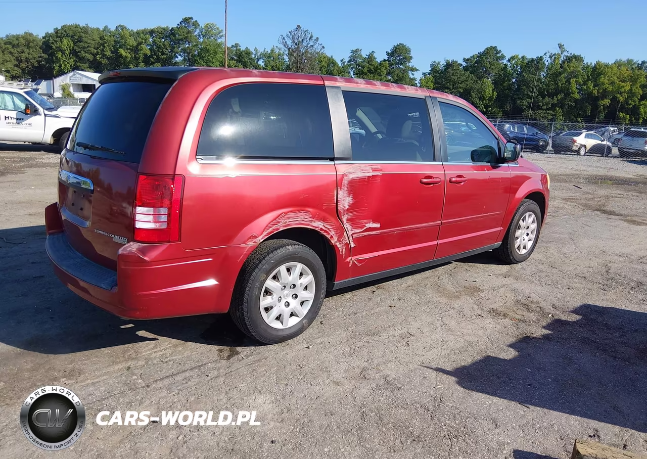 2010 Chrysler Town & Country Lx VIN:2A4RR4DE3AR241725 - 4
