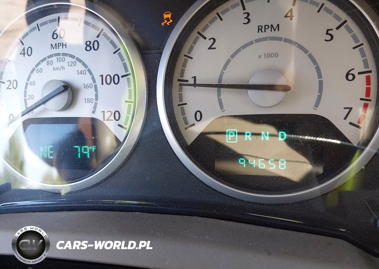 2010 Chrysler Town & Country Lx VIN:2A4RR4DE3AR241725 - 7