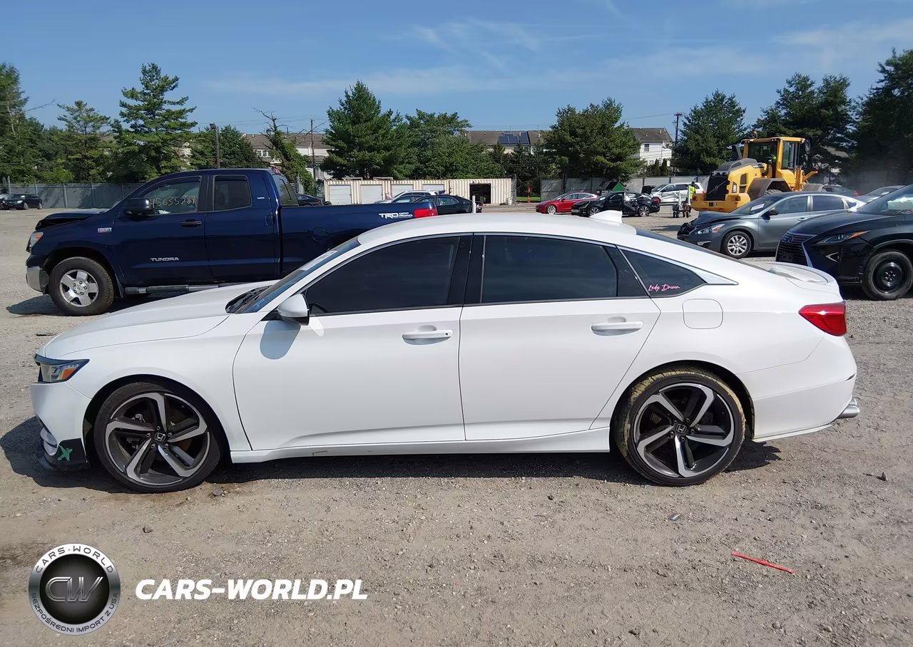 2018 Honda Accord Sport VIN:1HGCV1F36JA069780 - 15