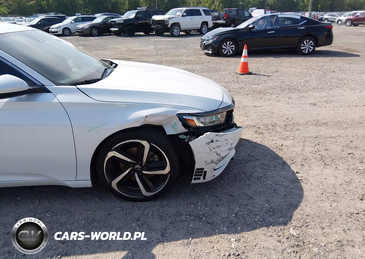 2018 Honda Accord Sport VIN:1HGCV1F36JA069780 - 6