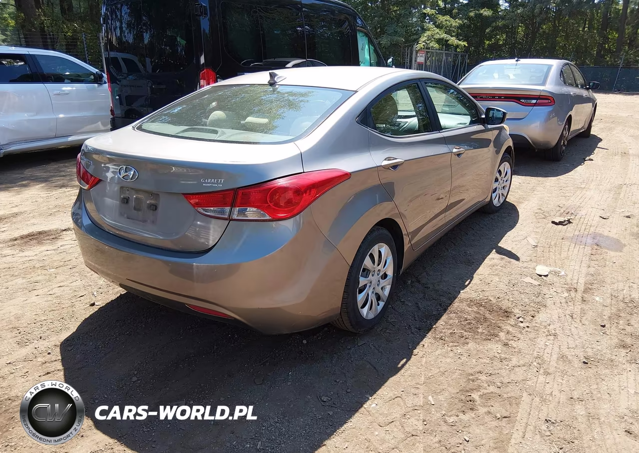 2011 Hyundai Elantra Gls VIN:5NPDH4AE8BH055247 - 4