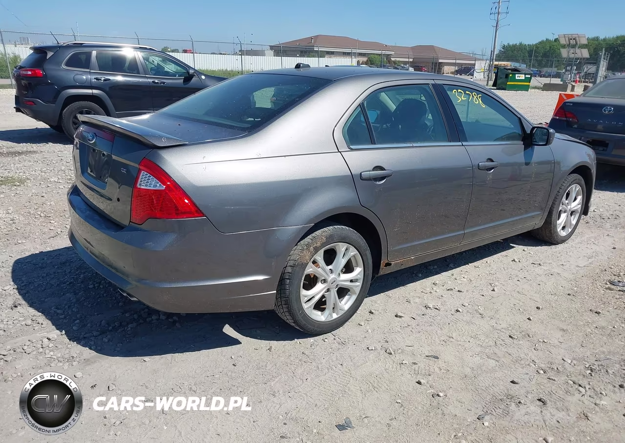 2012 Ford Fusion Se VIN:3FAHP0HA0CR124680 - 4