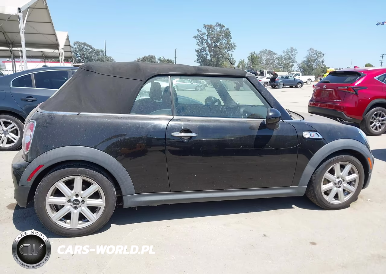 2015 Mini Convertible Cooper S VIN:WMWZP3C57F2A91602 - 13