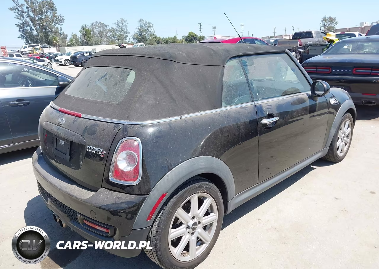 2015 Mini Convertible Cooper S VIN:WMWZP3C57F2A91602 - 4